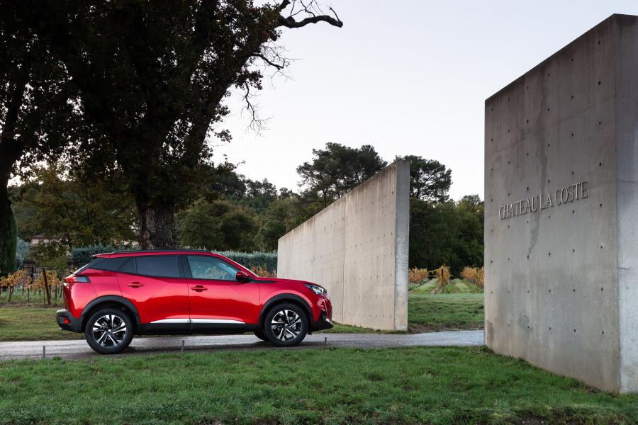  Peugeot 2008 2019 года  (WW) (фото 31 из 42)